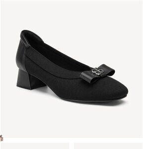 Cosy Island Bow Round Toe Heeled Pumps in NAVY BLUE (pictured in black)